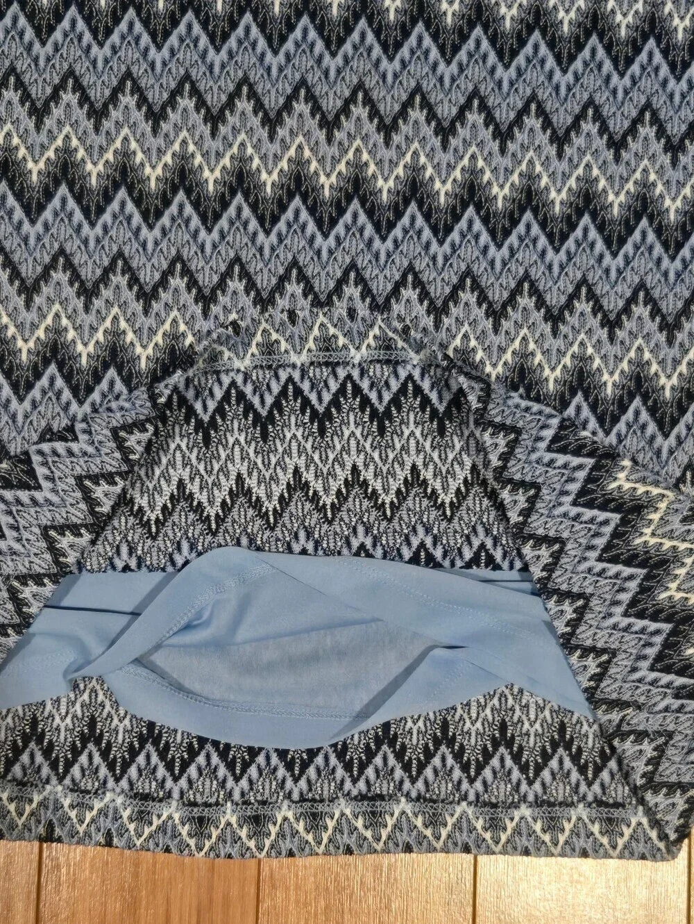 JM Collection Blue Chevron V-Neck Knit Top